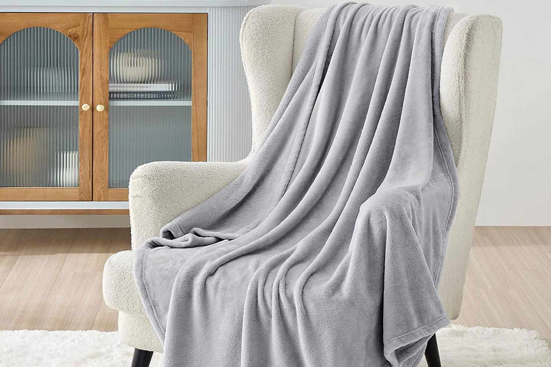 Alt om fleece: Egenskaper, bruk og forskjellen på fleece, teddy og ull