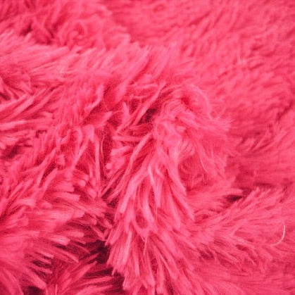 ROSA LANGHÅRET PLYSJSTOFF – 30 MM LUGG OG ENVEIS STREKK