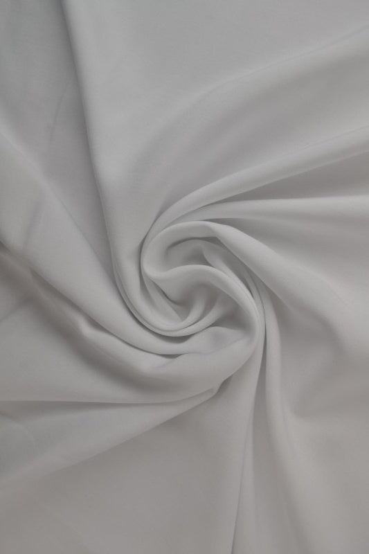 HVIT VISKOSESTOFF – LETT FALL & ELEGANT MATT GLANS
