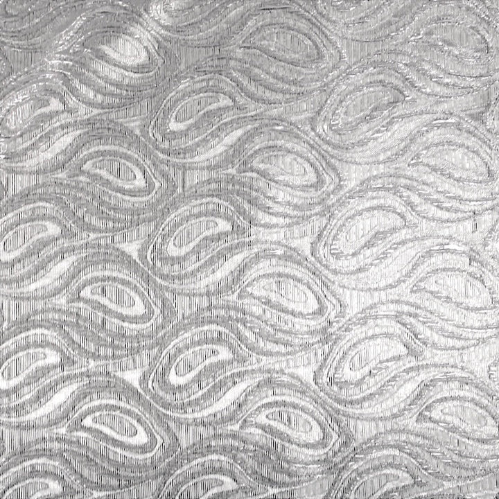 SØLV SATENG JACQUARD STOFF MED DRÅPEMOTIV