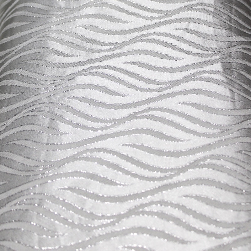 SØLV SATENG JACQUARD STOFF MED BØLGEMOTIV