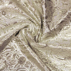 CHAMPAGNEFARGET SATENG JACQUARD STOFF MED BOTANISKE MOTIVER