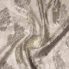 CHAMPAGNEFARGET SATENG JACQUARD STOFF MED BLOMSTER