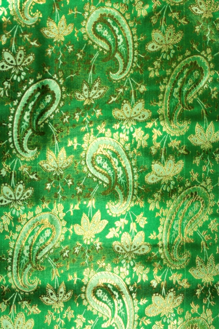 GRØNT SATENG JACQUARD STOFF MED BLADER