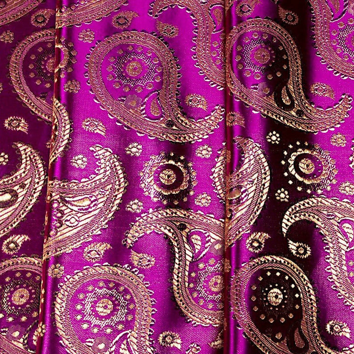 LILLA SATENG JACQUARD STOFF MED PAISLEYMØNSTER