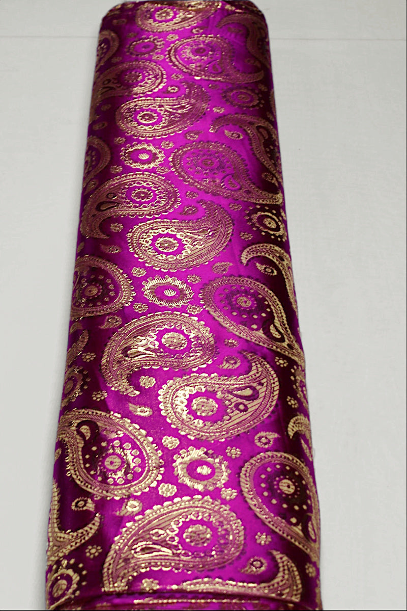 LILLA SATENG JACQUARD STOFF MED PAISLEYMØNSTER