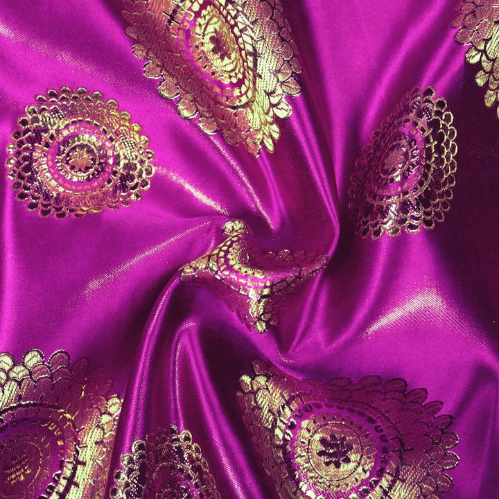 LILLA SATENG JACQUARD STOFF MED SOLSIKKER
