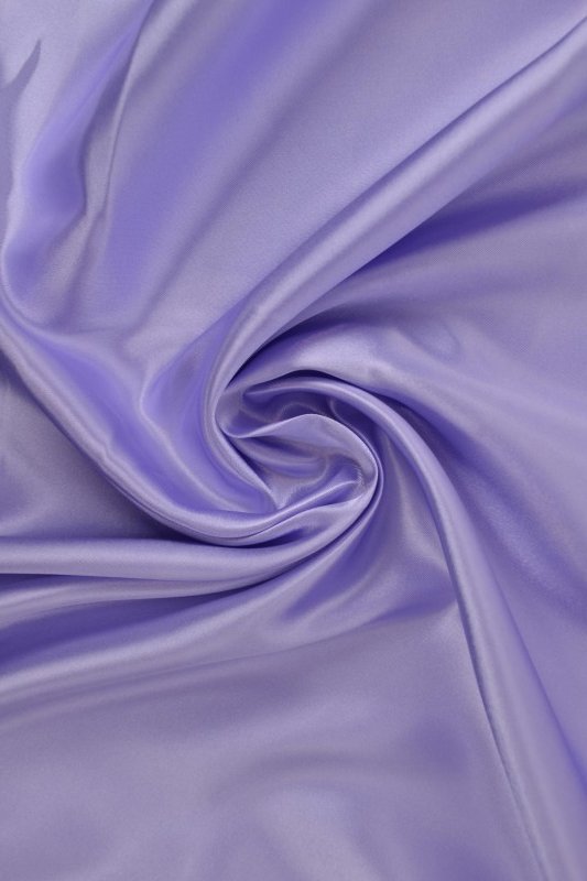 Lavendel fiolett sateng stoff – lett & glansfullt (bilde 1 av 8)
