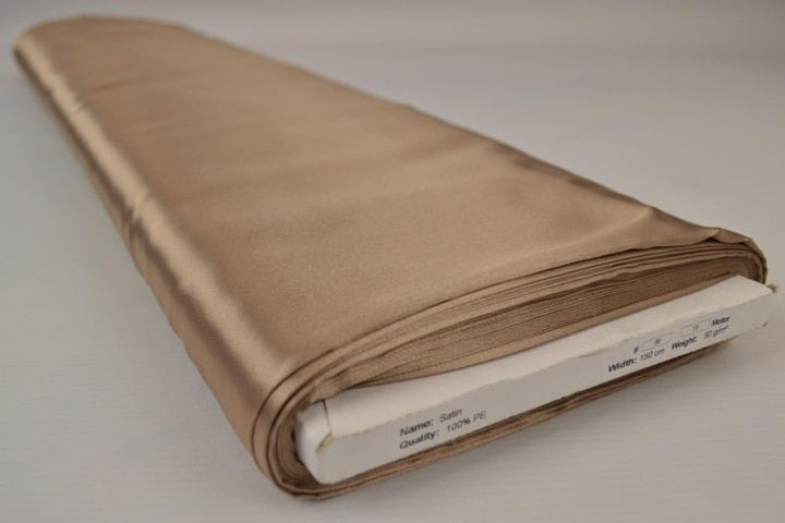Beige sateng stoff – lett & glansfullt (bilde 2 av 8)