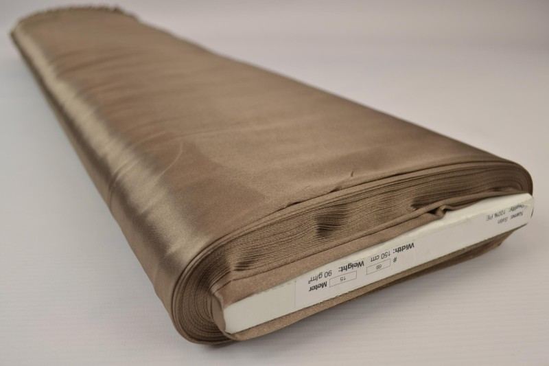 TAUPE SATENG STOFF – LETT & GLANSFULLT