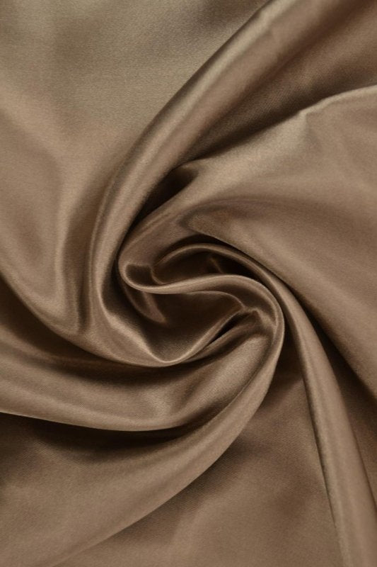 TAUPE SATENG STOFF – LETT & GLANSFULLT