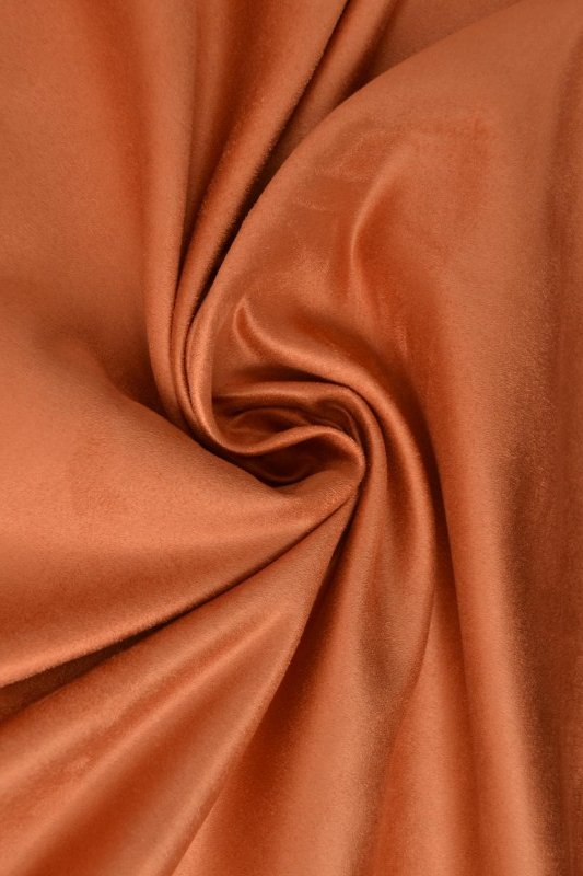 BRONSE IMITERT SEMSKET SKINN – MATT OVERFLATE & ENKELT VEDLIKEHOLD