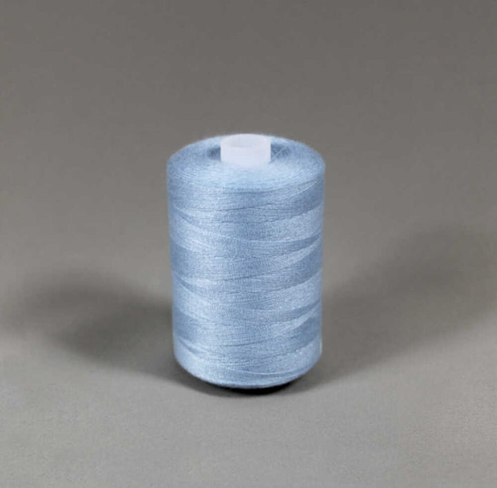BABYBLÅ STERK POLYESTER SYTRÅD
