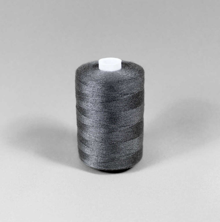 Grå sterk polyester sytråd (bilde 1 av 3)