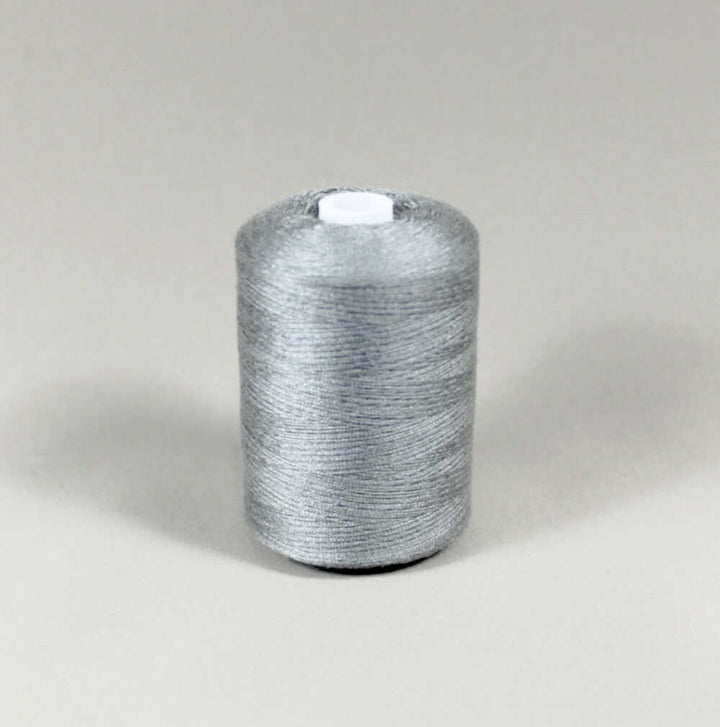 SØLVGRÅ STERK POLYESTER SYTRÅD