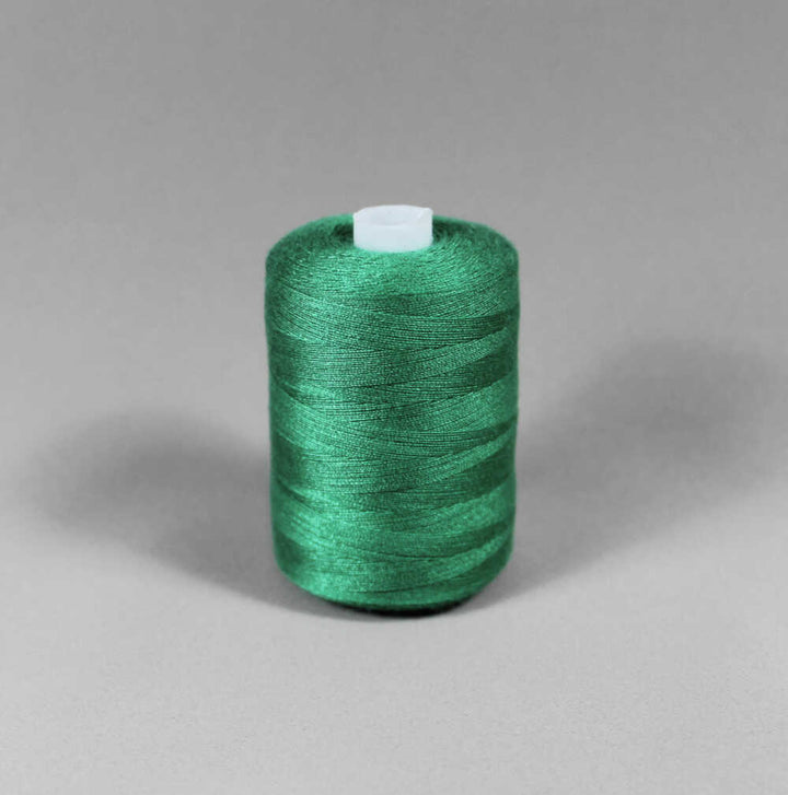Mørkegrønn sterk polyester sytråd (bilde 1 av 3)