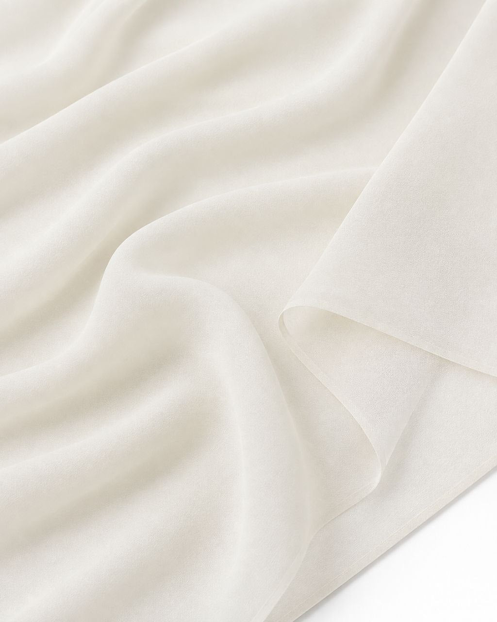 RÅHVIT SILKE CHIFFON STOFF – 140 CM BREDT