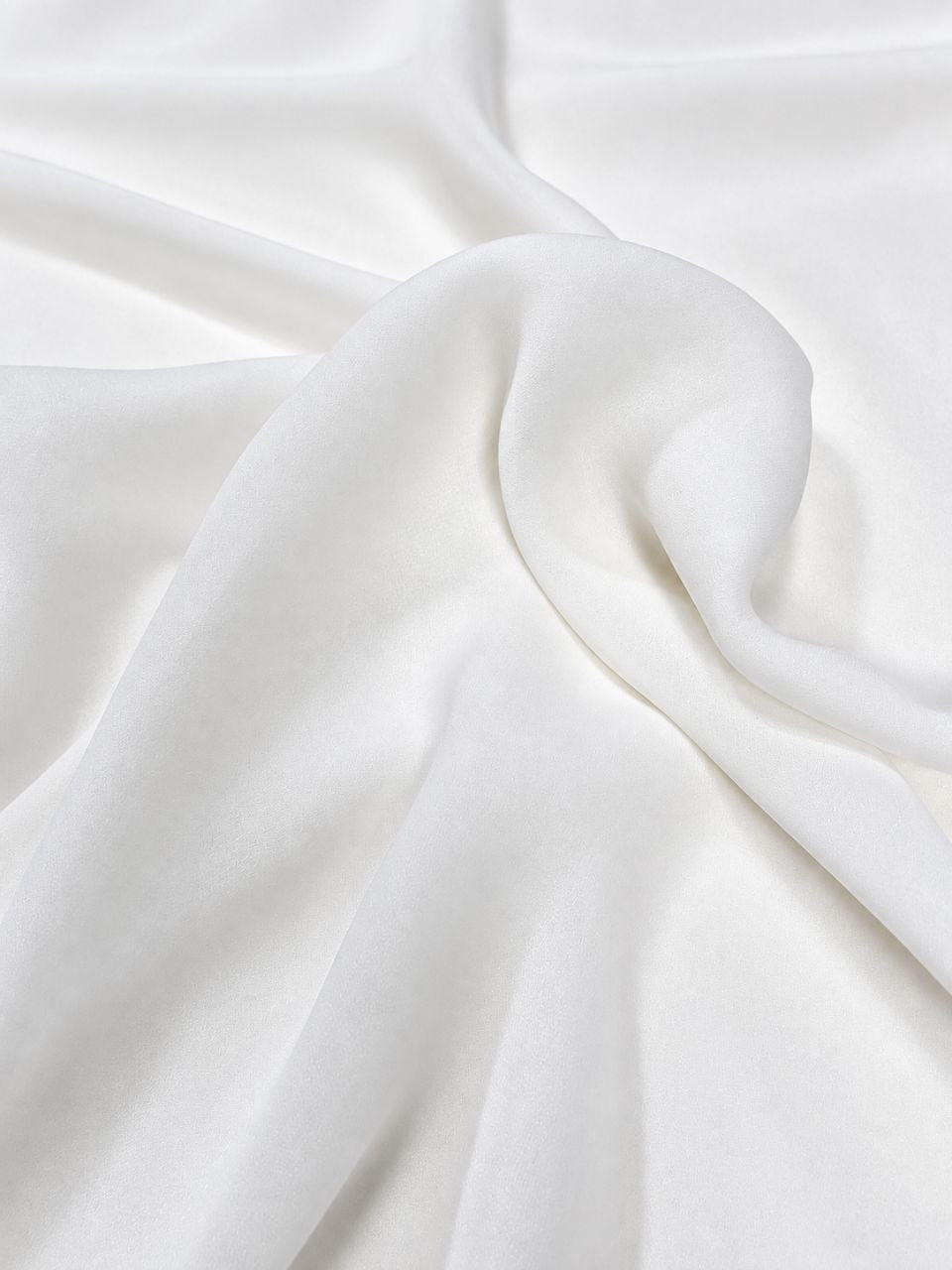 HVIT SILKE CHIFFON STOFF – 140 CM BREDT