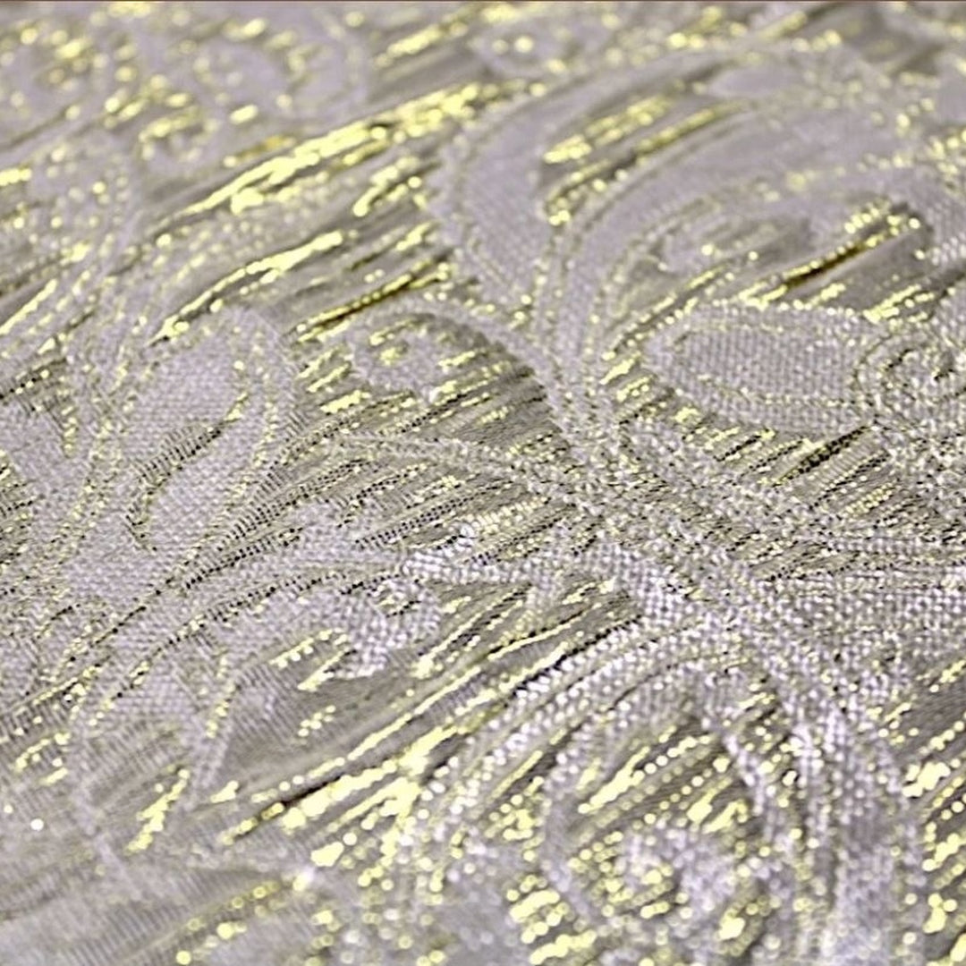 CHAMPAGNEFARGET SATENG JACQUARD STOFF MED BLOMSTERRANKER (bilde 3 av 3)