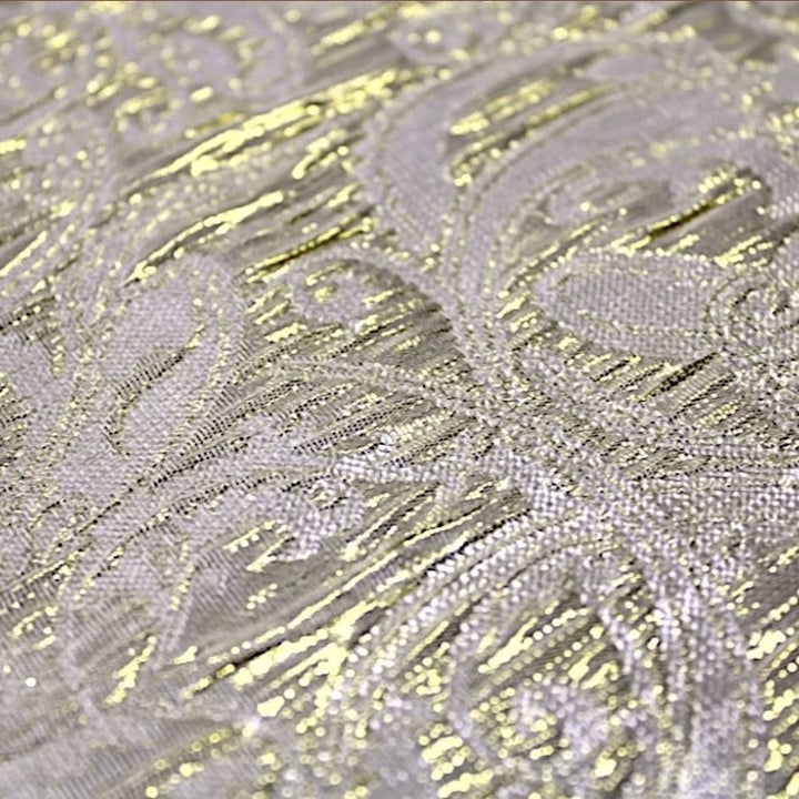 CHAMPAGNEFARGET SATENG JACQUARD STOFF MED BLOMSTERRANKER (bilde 3 av 3)