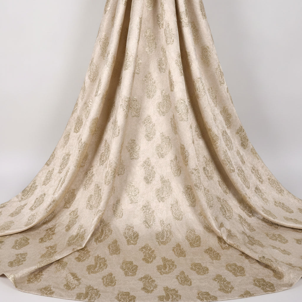 CHAMPAGNEFARGET SATENG JACQUARD STOFF MED BLOMSTER (bilde 2 av 3)