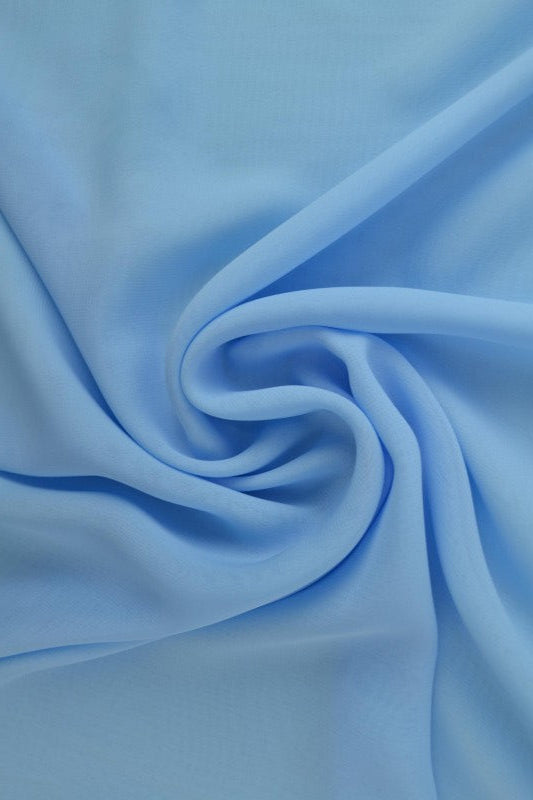 LYSEBLÅ CHIFFON – LETT, GJENNOMSIKTIG & MED FLOTT FALL