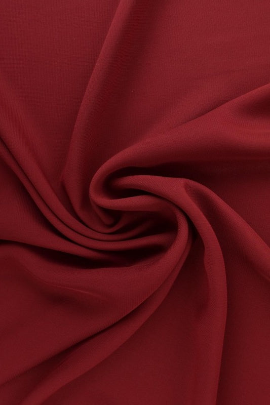 BORDEAUX CHIFFON – LETT, GJENNOMSIKTIG & MED FLOTT FALL