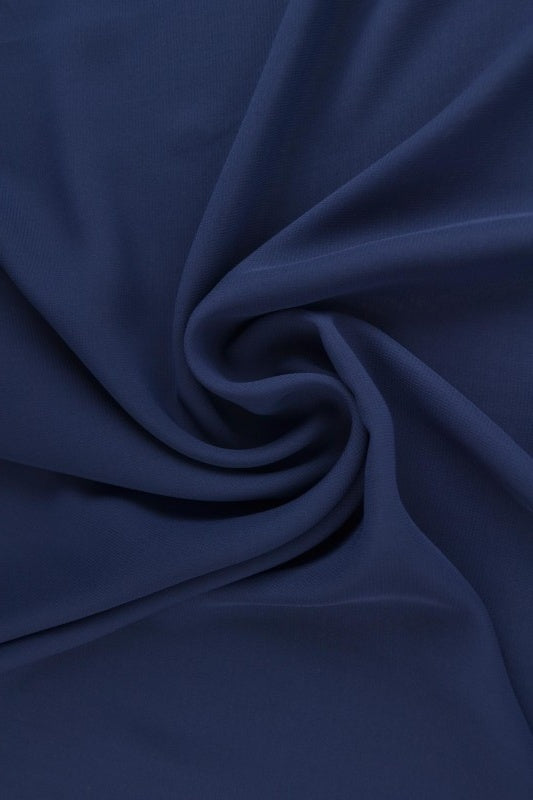 NAVY CHIFFON – LETT, GJENNOMSIKTIG & MED FLOTT FALL