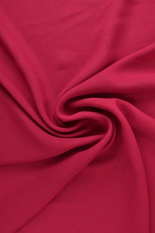 VINRØD CHIFFON – LETT, GJENNOMSIKTIG & MED FLOTT FALL