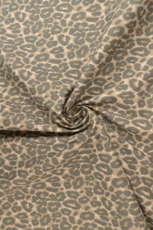 BEIGE BOMULDSPOPLIN MED LEOPARDPRINT – BRUN & SORT