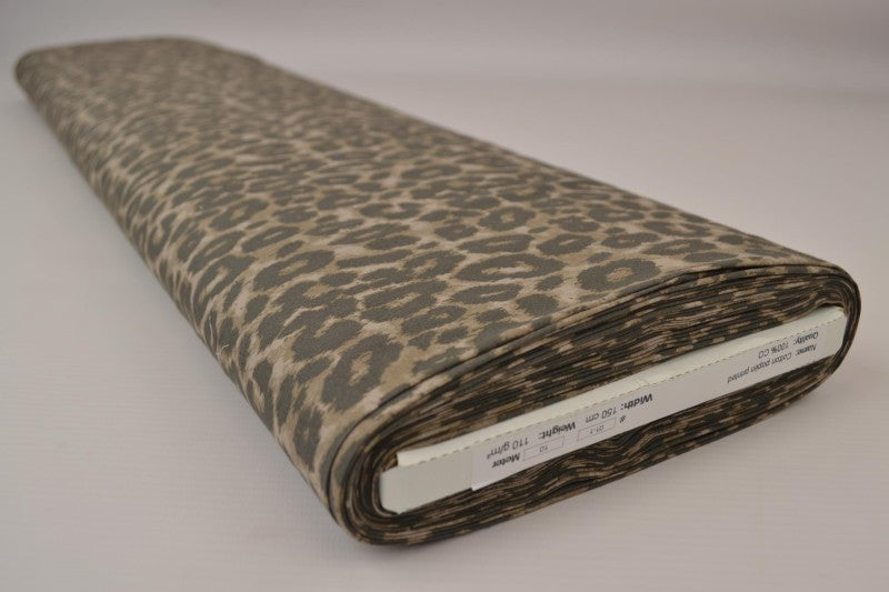 BEIGE BOMULDSPOPLIN MED LEOPARDPRINT – BRUN & SORT