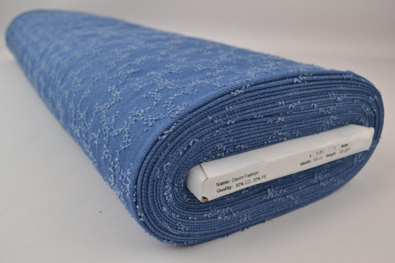Lysblå denimstoff med skymønster – metervare til bukser & jakker (bilde 2 av 8)
