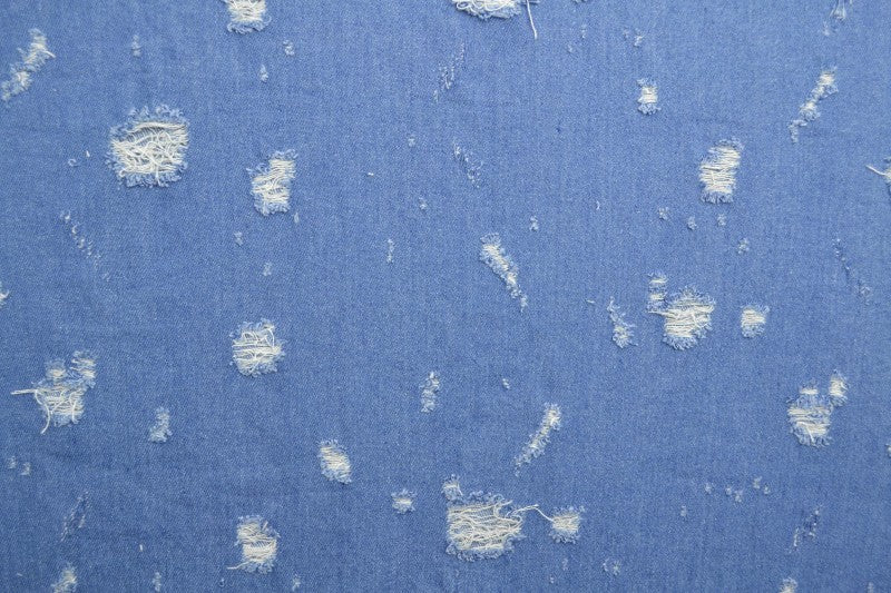 Lysblå denimstoff med vasket slitt overflate – metervare til bukser & jakker (bilde 3 av 8)