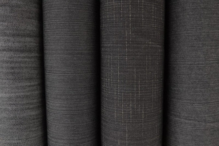 GRÅ UVASKET DENIM MED STREKK – 370 G/M²