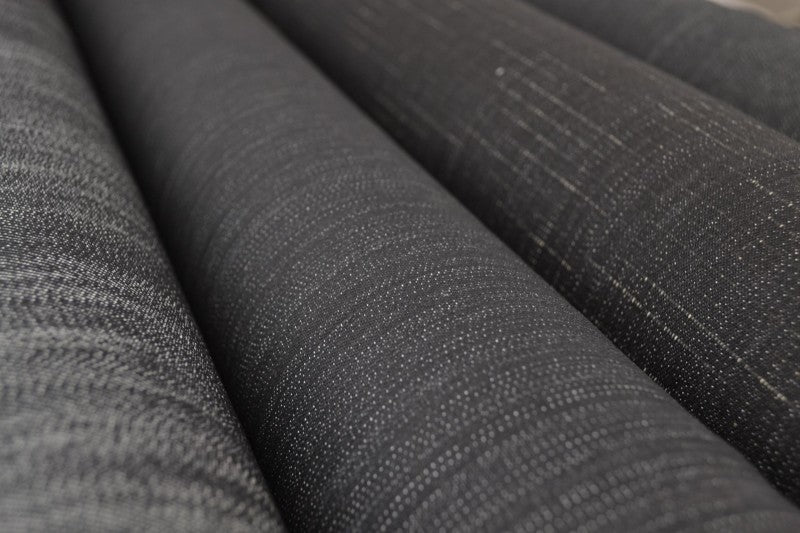 LYSEGRÅ UVASKET DENIM MED STREKK – 370 G/M²