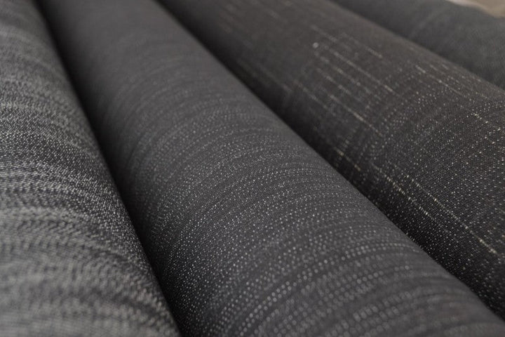 LYSEGRÅ UVASKET DENIM MED STREKK – 370 G/M²