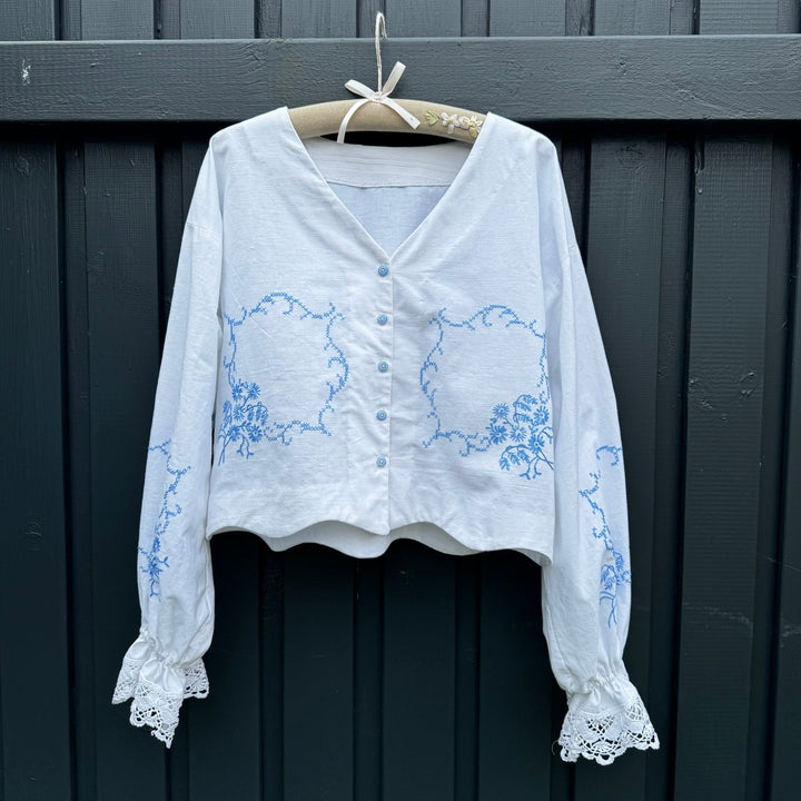 Daisy bluse sømønster – designet av ditte andy (str. 34-50) (bilde 1 av 6)