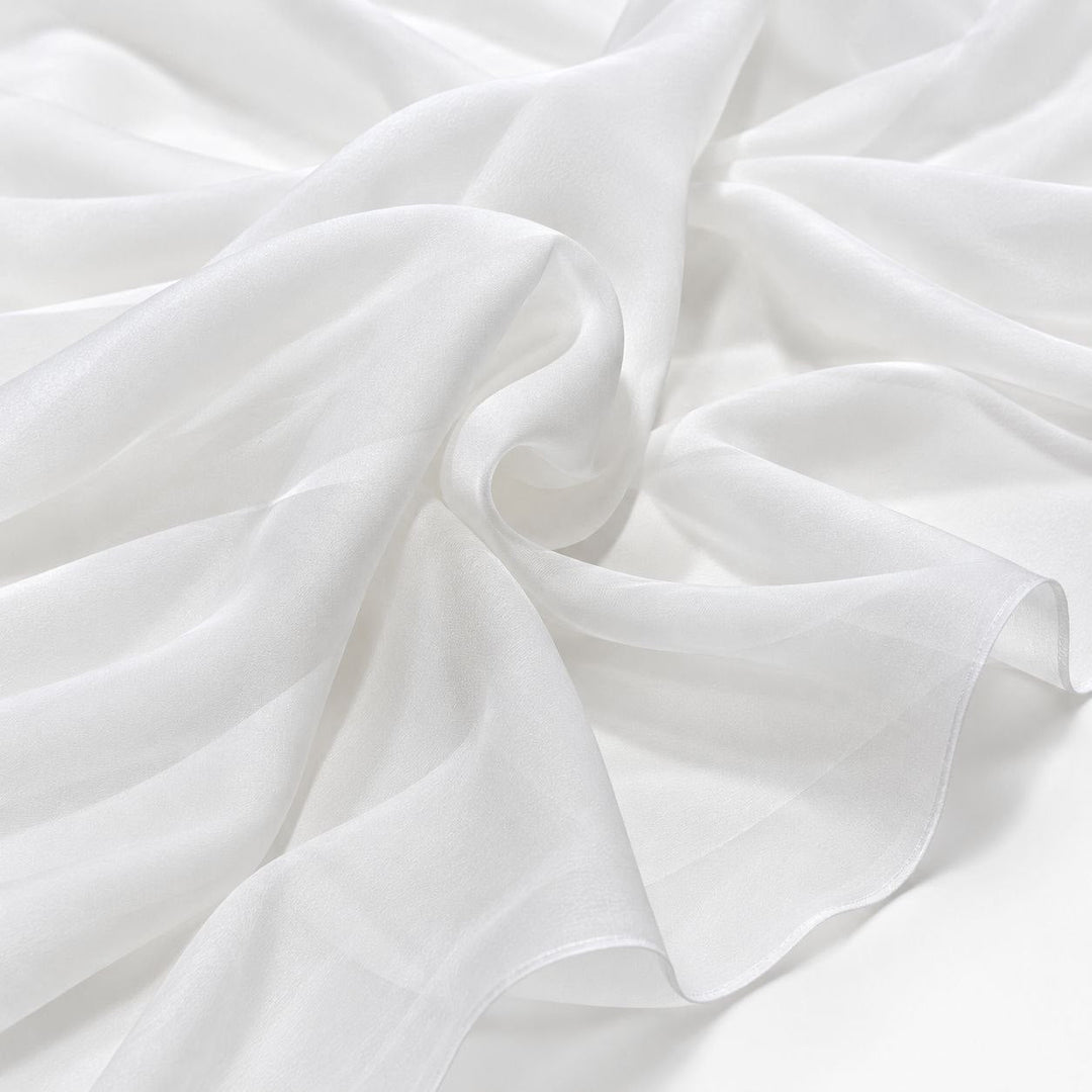 HVIT SILKE CHIFFON STOFF – 140 CM BREDT
