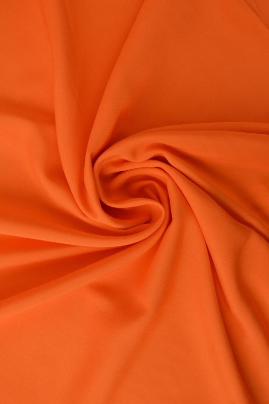 ORANSJE VISKOSESTOFF – LETT FALL & ELEGANT MATT GLANS