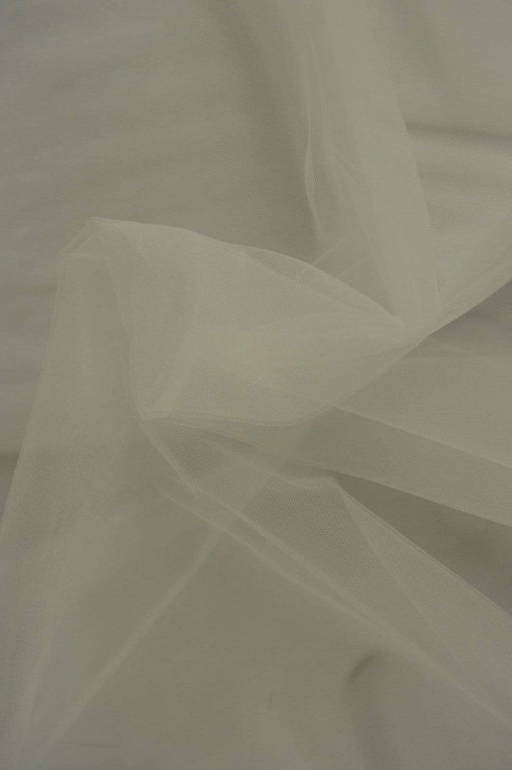 RÅHVIT MYK TYLL MED STREKK
