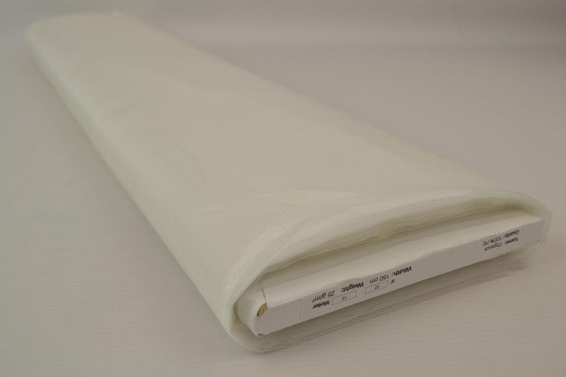 Råhvit organza stoff – transparent og skinnende (bilde 2 av 7)