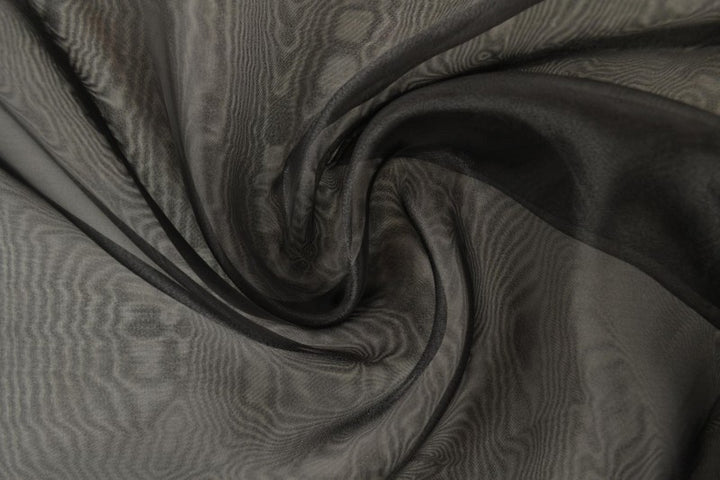 SVART ORGANZA STOFF – TRANSPARENT OG SKINNENDE
