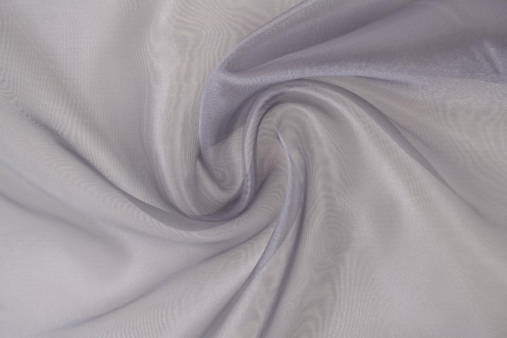 GRÅ ORGANZA STOFF – TRANSPARENT OG SKINNENDE
