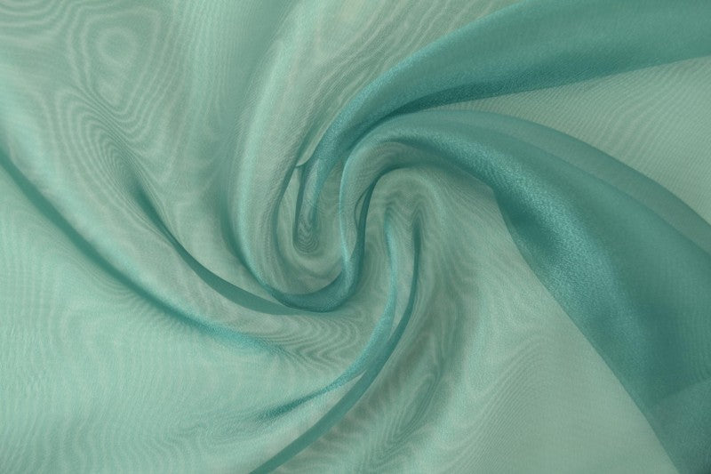 SMARAGDGRØNN ORGANZA STOFF – TRANSPARENT OG SKINNENDE