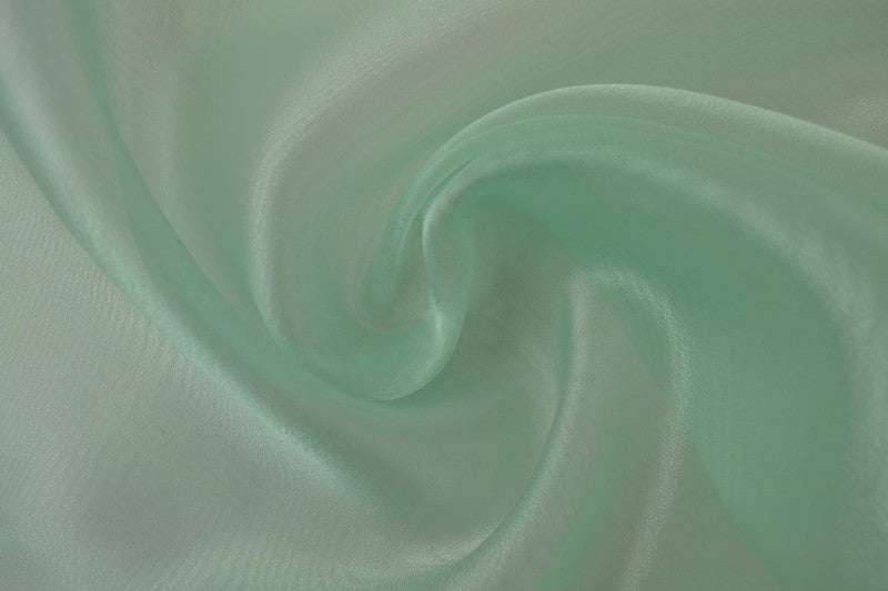 MINTGRØNN ORGANZA STOFF – TRANSPARENT OG SKINNENDE