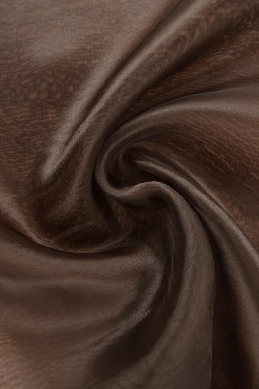 Brun organza stoff – transparent og skinnende (bilde 1 av 7)