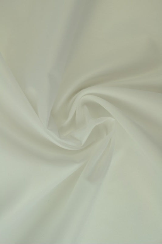 HVIT LETT VANNTETT POLYESTER – SLITESTERK & HURTIGTØRKENDE