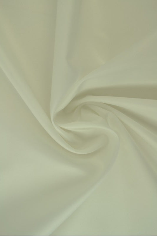 RÅHVIT LETT VANNTETT POLYESTER – SLITESTERK & HURTIGTØRKENDE
