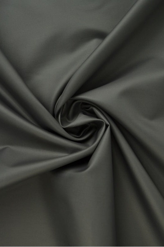MØRKEGRÅ LETT VANNTETT POLYESTER – SLITESTERK & HURTIGTØRKENDE
