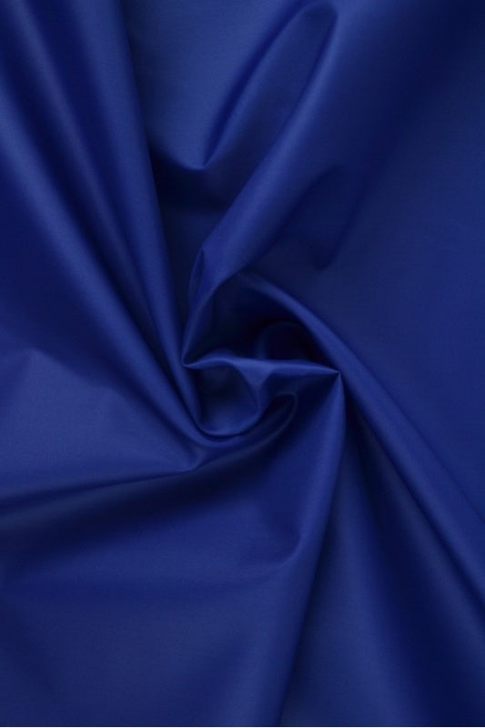 MØRKEBLÅ LETT VANNTETT POLYESTER – SLITESTERK & HURTIGTØRKENDE